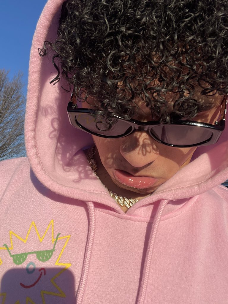 The Creative Process of YECR: An Artist Who Values Authenticity and Creative Freedom